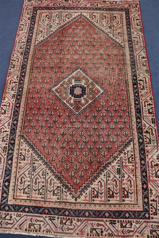 An Araak rug, 184 x 104cm